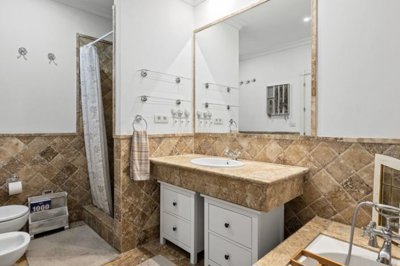 bathroom (1)