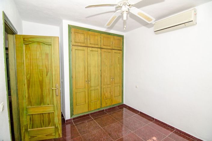 Image No.17-7 Bed Villa for sale