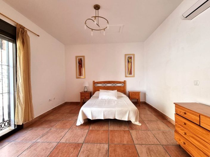 Image No.11-5 Bed Villa for sale