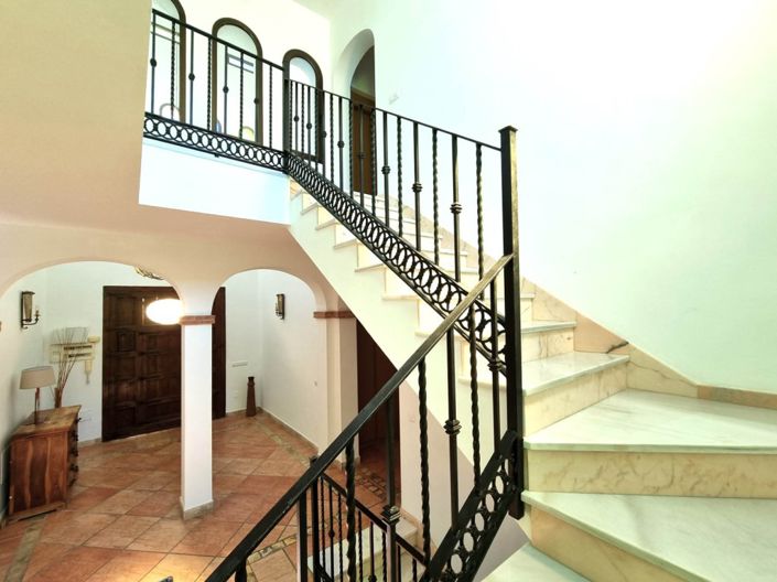 Image No.17-5 Bed Villa for sale