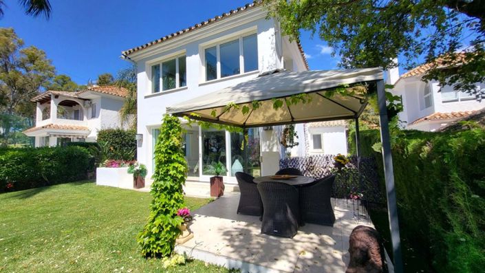 Image No.1-Villa de 4 chambres à vendre à Calahonda