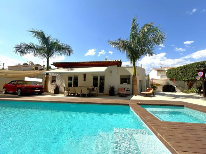 Image No.1-2 Bed Villa for sale