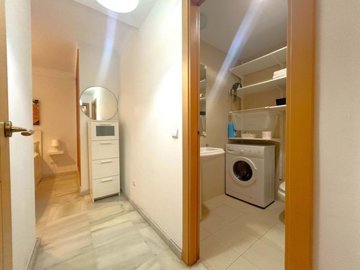 Bathroom 1 (2)