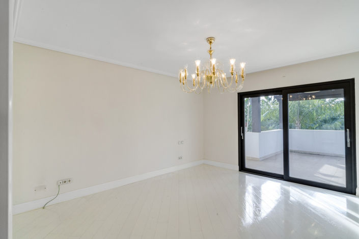 Image No.16-6 Bed Villa for sale