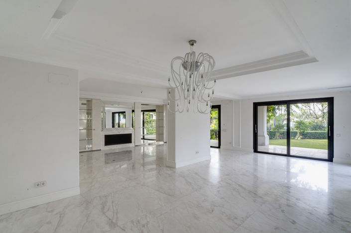 Image No.3-6 Bed Villa for sale