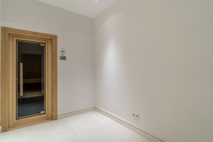 Image No.6-6 Bed Villa for sale