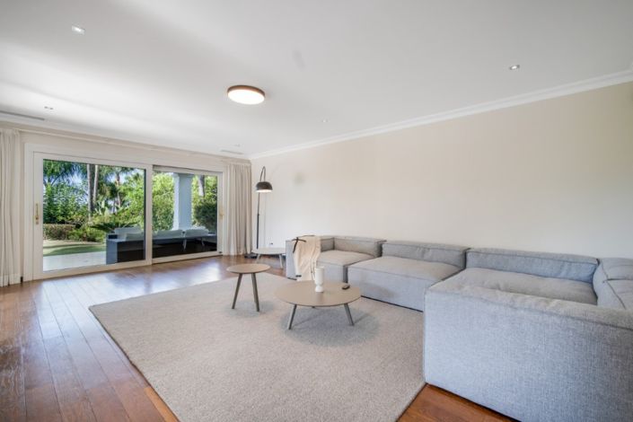 Image No.3-5 Bed Villa for sale