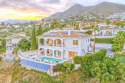 5 Bed Villa for sale