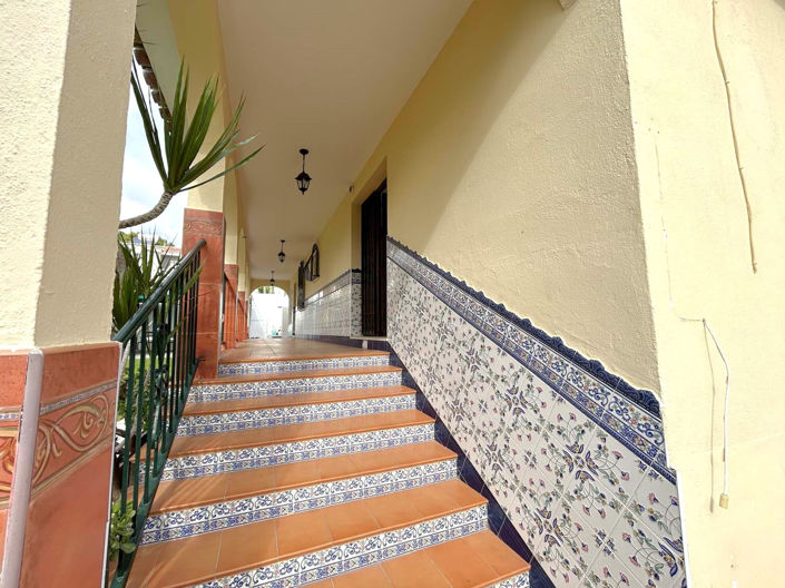 Image No.18-5 Bed Villa for sale