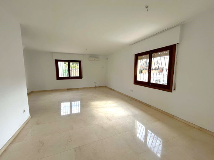 Image No.2-5 Bed Villa for sale