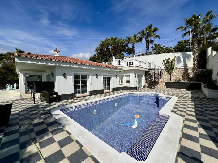 Image No.1-5 Bed Villa for sale