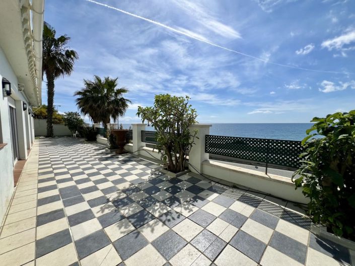 Image No.10-5 Bed Villa for sale