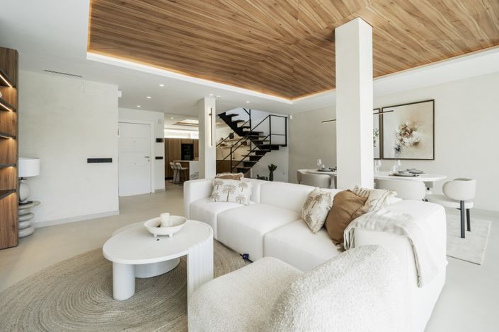 Image No.19-3 Bed Townhouse for sale