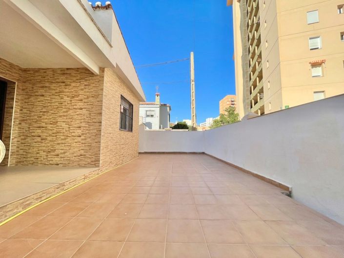 Image No.18-5 Bed Villa for sale