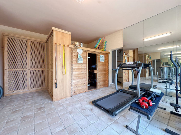 Image No.18-9 Bed Villa for sale