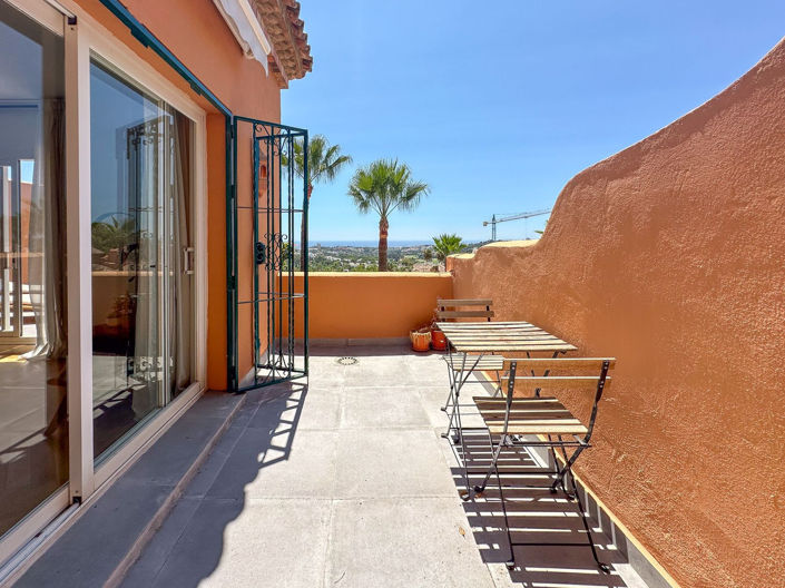 Image No.17-3 Bed Property for sale