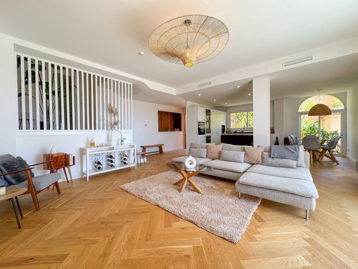 Image No.3-3 Bed Property for sale