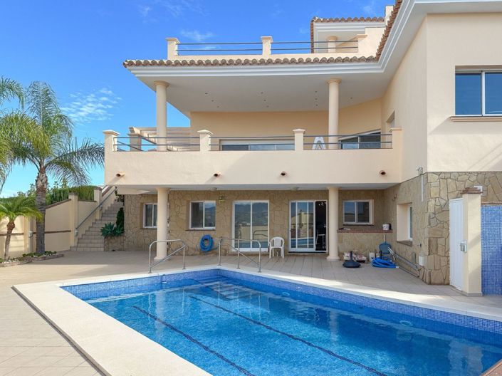 Image No.1-4 Bed Villa for sale