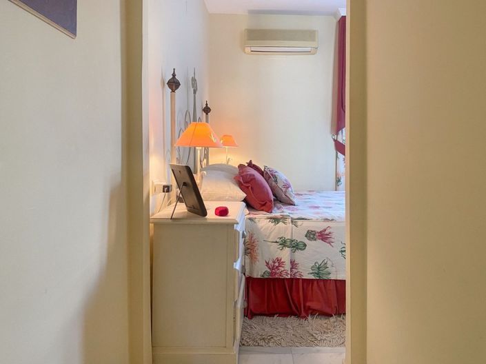 Image No.11-3 Bed Property for sale