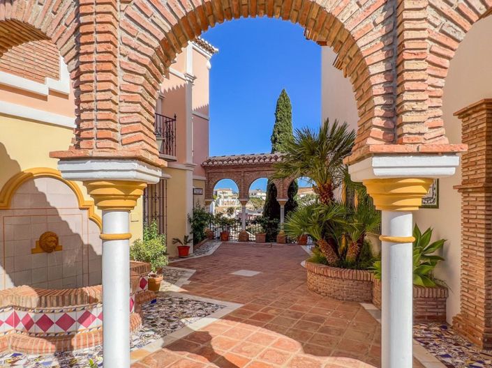 Image No.15-3 Bed Property for sale