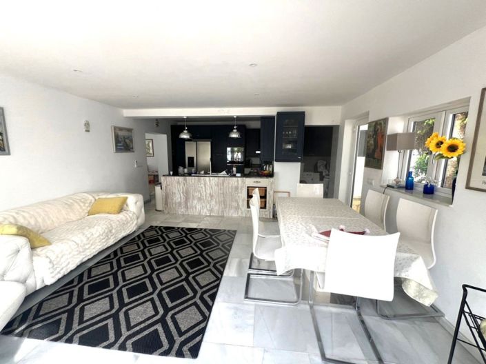 Image No.5-4 Bed Villa for sale