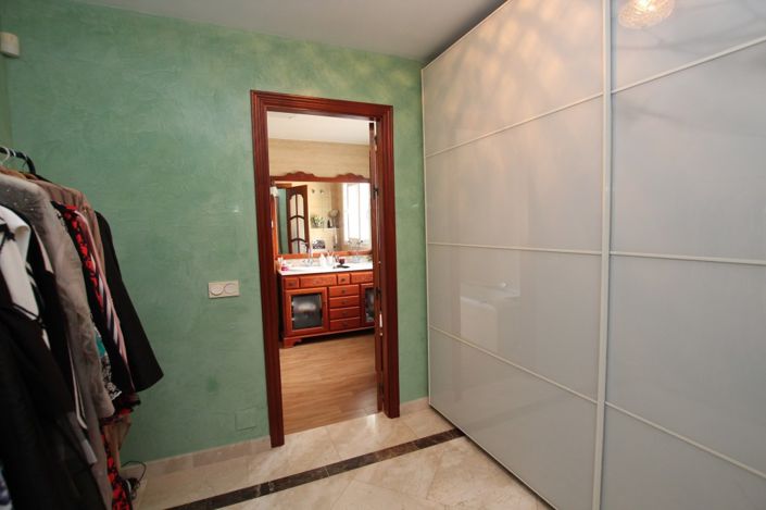 Image No.18-4 Bed Villa for sale