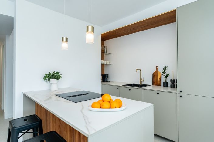 Image No.10-3 Bed Property for sale