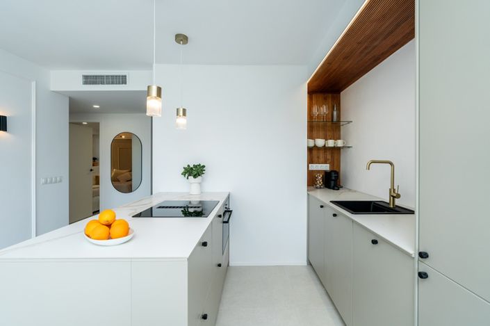 Image No.12-3 Bed Property for sale