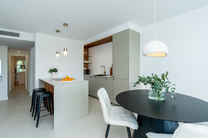 Image No.15-3 Bed Property for sale