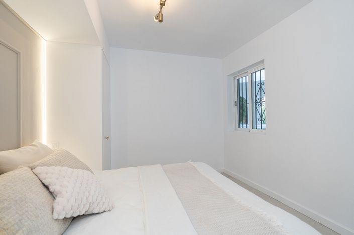 Image No.20-3 Bed Property for sale