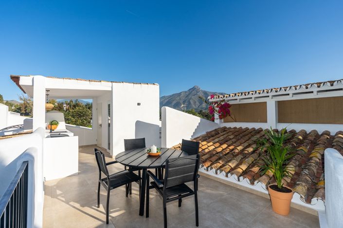 Image No.6-3 Bed Property for sale