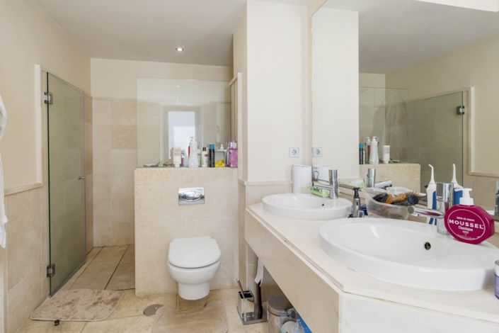 Image No.16-3 Bed Property for sale