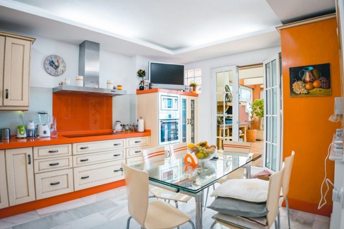 Image No.18-4 Bed Property for sale