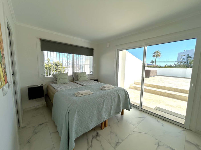 Image No.16-7 Bed Villa for sale