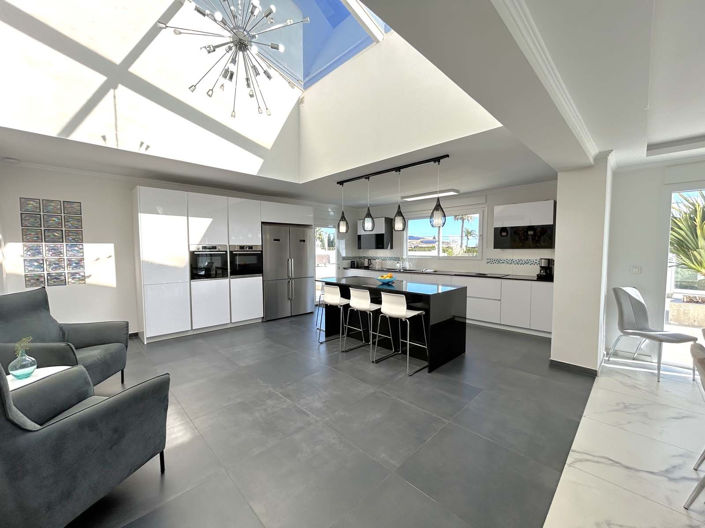 Image No.6-7 Bed Villa for sale