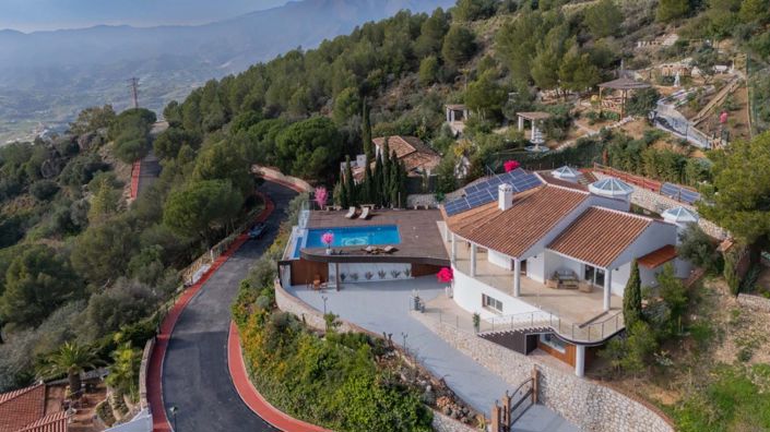 Image No.13-7 Bed Villa for sale