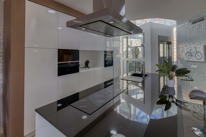 Image No.20-7 Bed Villa for sale