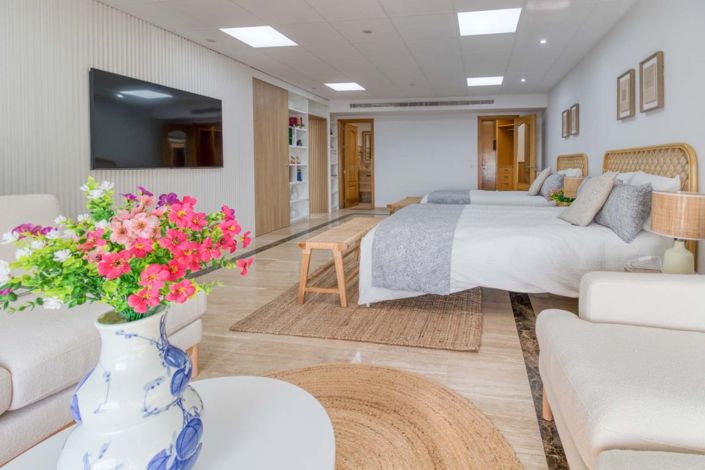 Image No.7-7 Bed Villa for sale