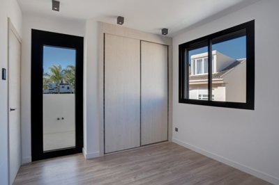 Bedroom 1 (1)
