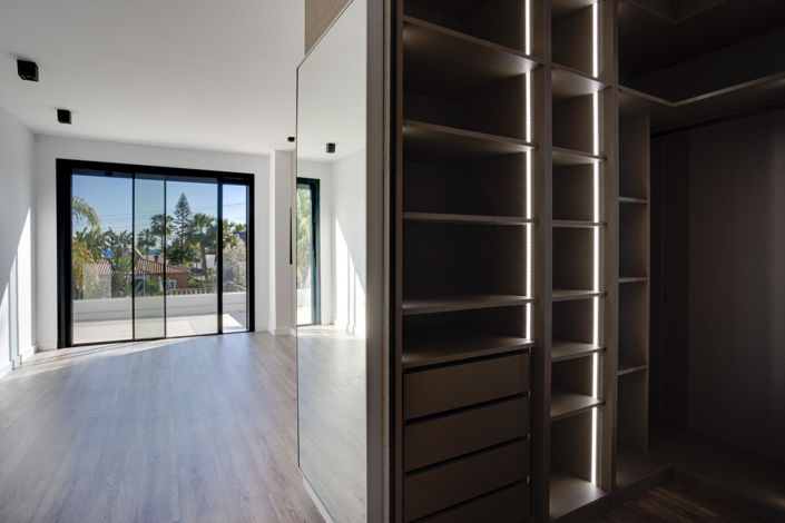 Image No.18-4 Bed Villa for sale