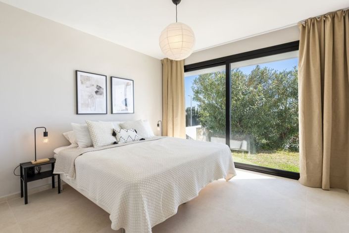 Image No.4-4 Bed Villa for sale