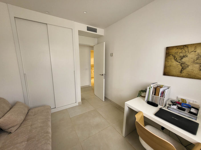 Image No.14-3 Bed Apartment for sale