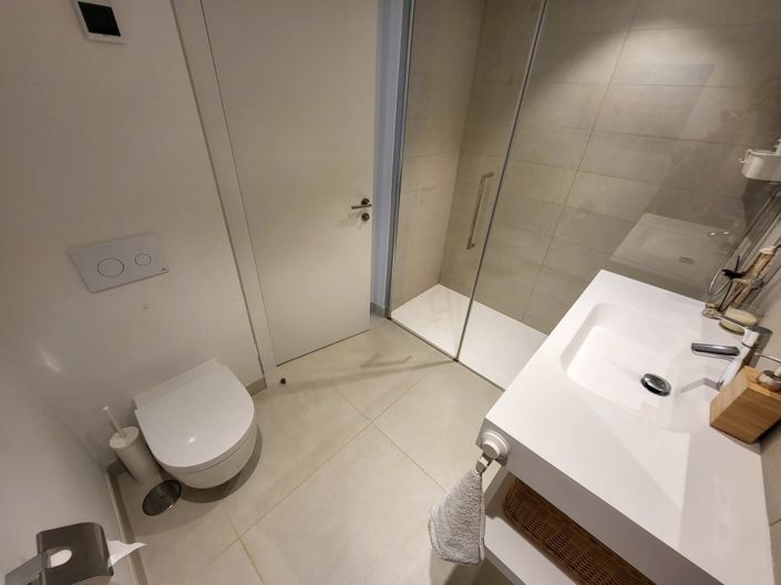 Image No.17-3 Bed Apartment for sale