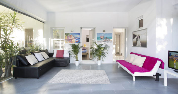 Image No.12-8 Bed Villa for sale