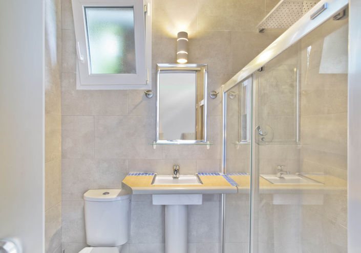 Image No.17-8 Bed Villa for sale