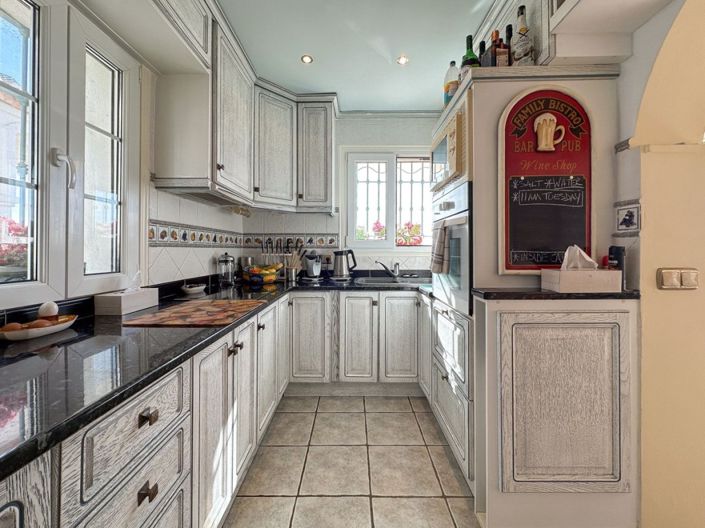 Image No.19-3 Bed Townhouse for sale