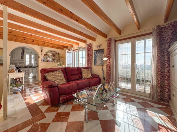 Image No.20-3 Bed Townhouse for sale