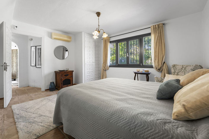 Image No.15-4 Bed Villa for sale