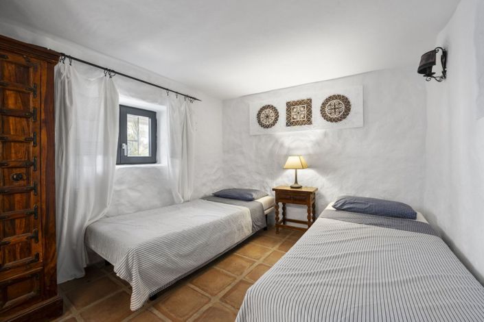 Image No.17-4 Bed Villa for sale