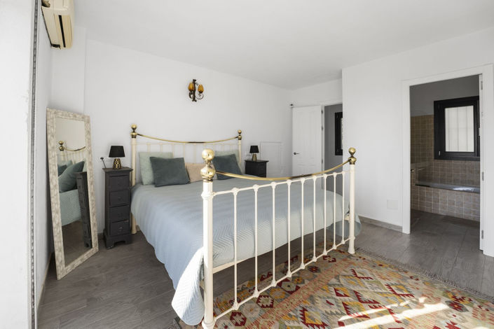 Image No.19-4 Bed Villa for sale